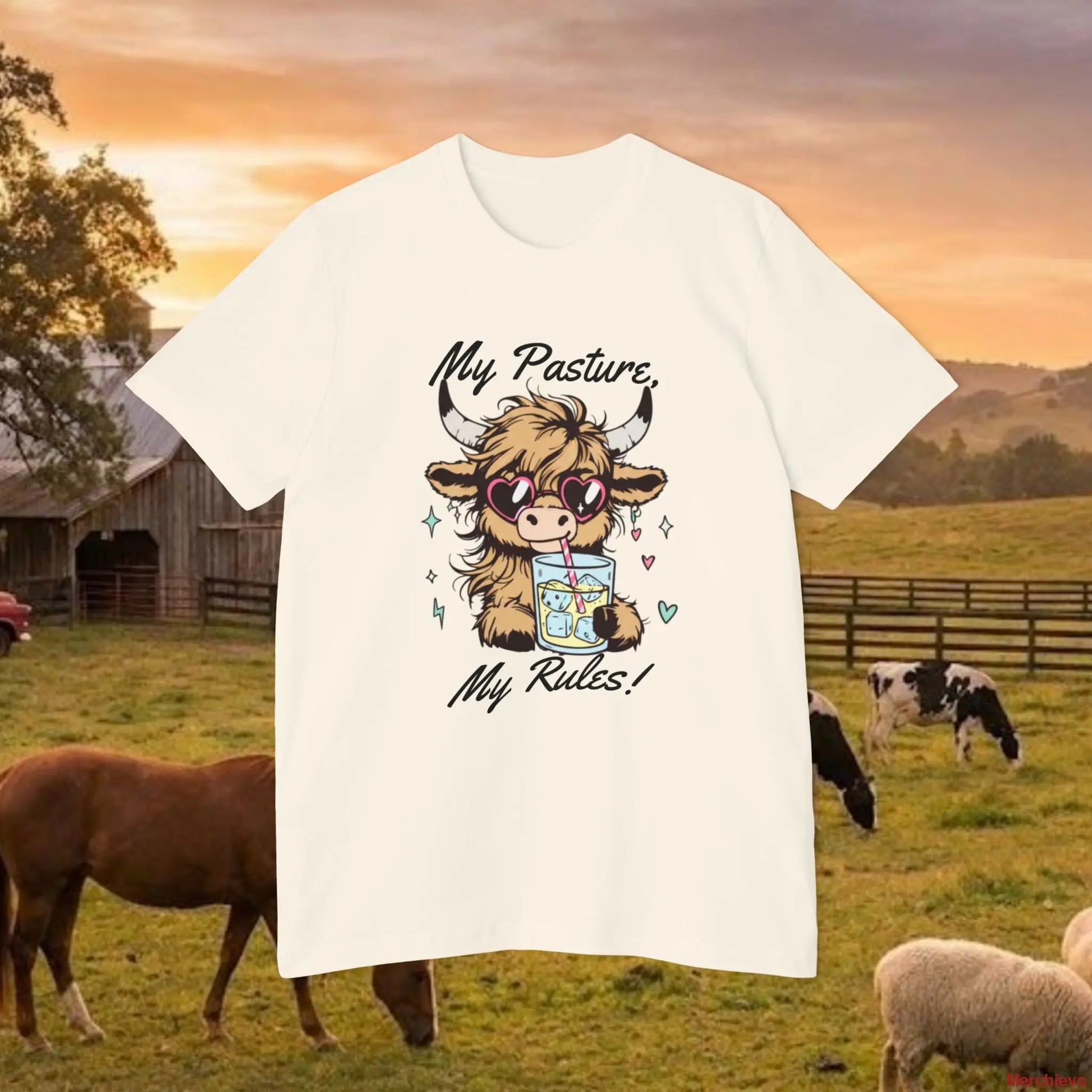 The ’Pasture Prince’ Highland Cow Tee Natural / XS T-Shirt